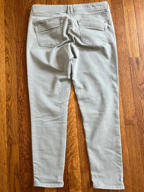 Democracy Women's Light Gray Skinny Jeans - Soft Stretch - Picture 7 of 7